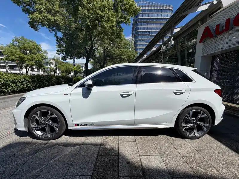 Audi A3 2024 Sportback 35 TFSI Fashion Sport — миниатюра 4