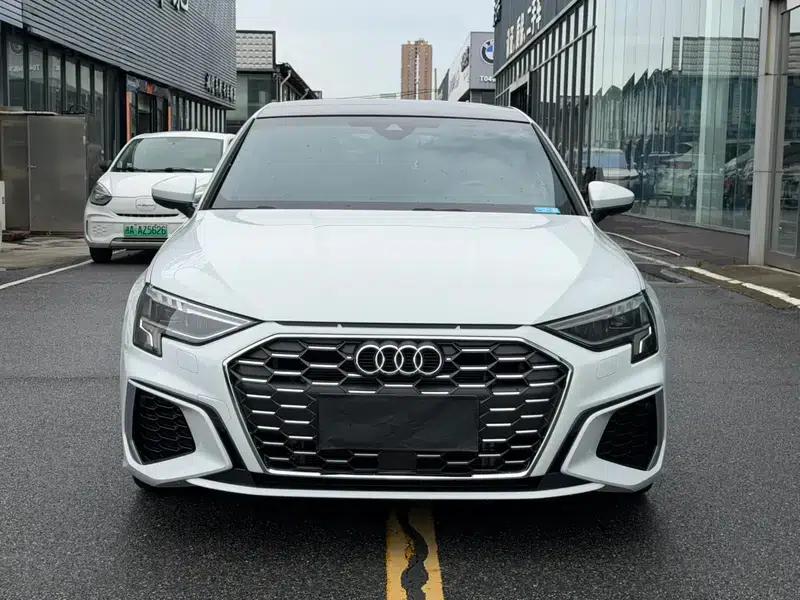 Audi A3 2023 Sportback 35 TFSI Fashion Sport — миниатюра 2