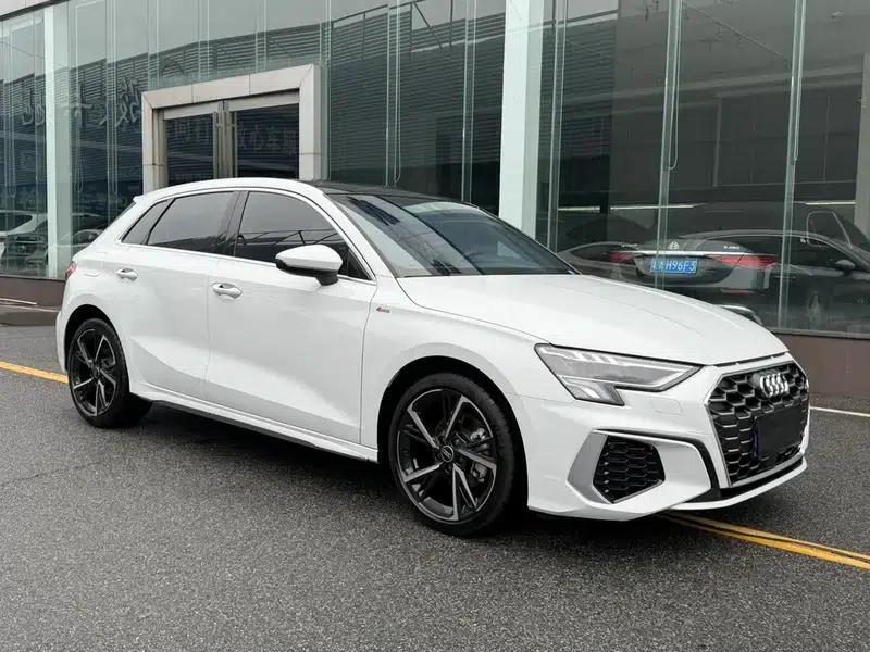 Audi A3 2023 Sportback 35 TFSI Fashion Sport — миниатюра 3