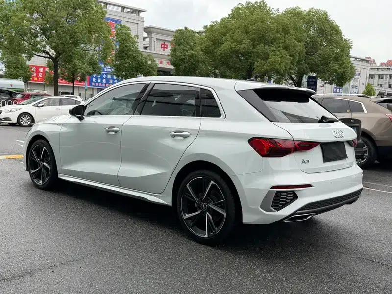 Audi A3 2023 Sportback 35 TFSI Fashion Sport — миниатюра 4