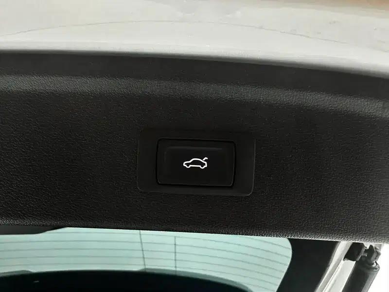Audi A3 2023 Facelift Sportback 35 TFSI Fashion Sporty Model — миниатюра 13