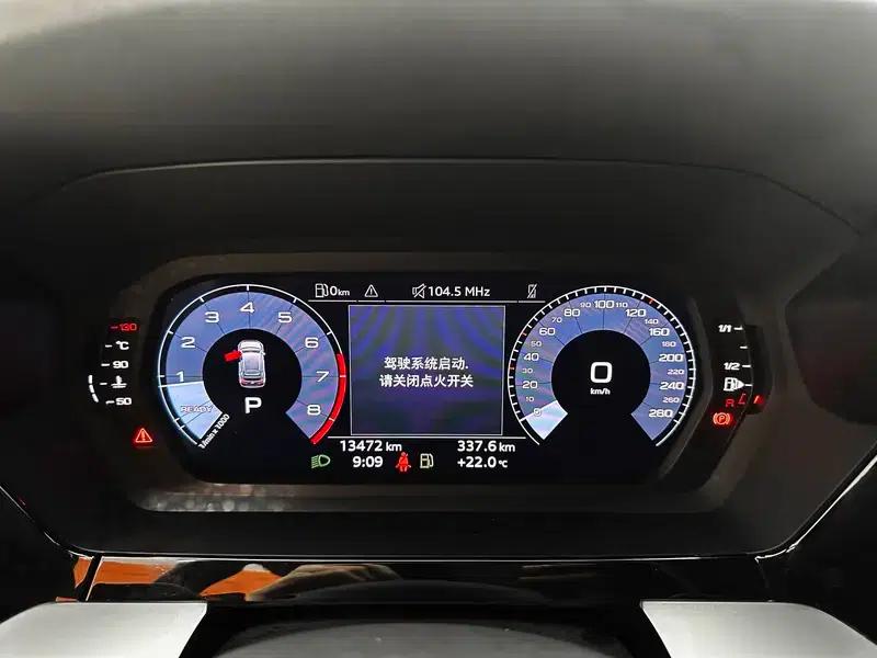 Audi A3 2023 Facelift Sportback 35 TFSI Fashion Sporty Model — миниатюра 18