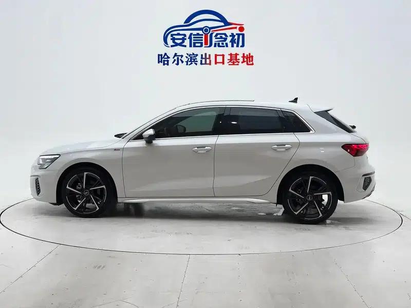 Audi A3 2023 Facelift Sportback 35 TFSI Fashion Sporty Model — миниатюра 4