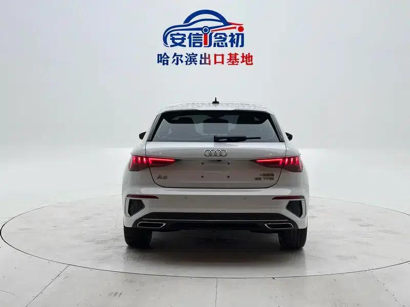 Audi A3 2023 Facelift Sportback 35 TFSI Fashion Sporty Model — миниатюра 6