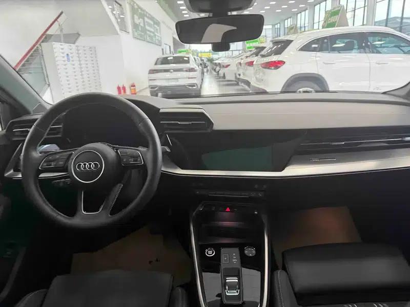 Audi A3 2023 Facelift Sportback 35 TFSI Fashion Sporty Model — миниатюра 13