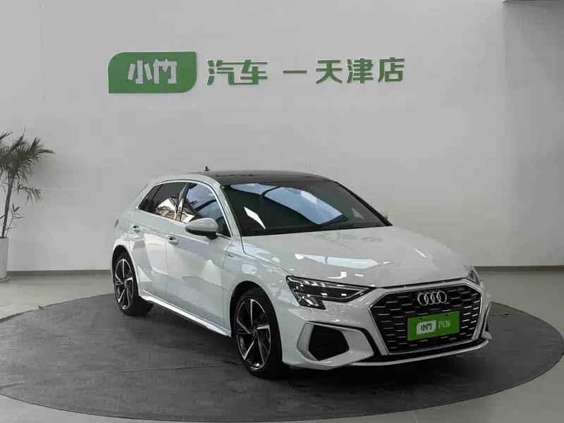 Audi A3 2023 Facelift Sportback 35 TFSI Fashion Sporty Model — миниатюра 3