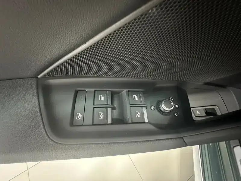 Audi A3 2023 Facelift Sportback 35 TFSI Fashion Sporty Model — миниатюра 25