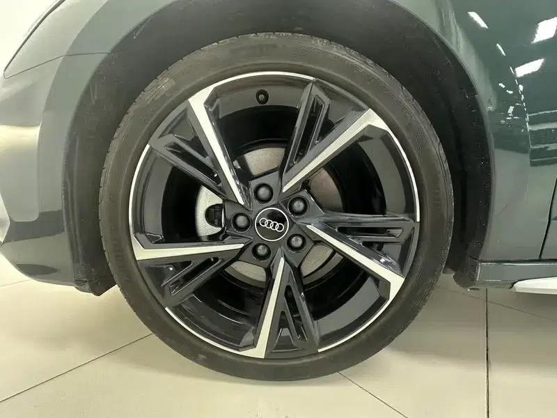 Audi A3 2023 Facelift Sportback 35 TFSI Fashion Sporty Model — миниатюра 10