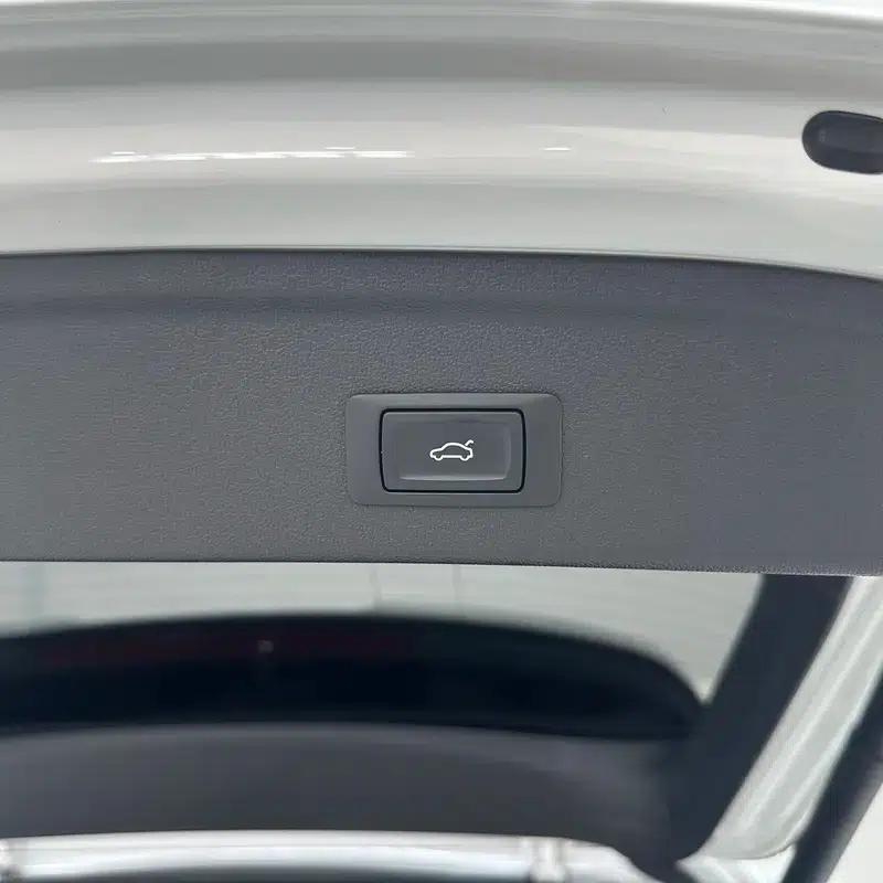 Audi A3 2022 Sportback 35 TFSI Progressive Sport — миниатюра 11
