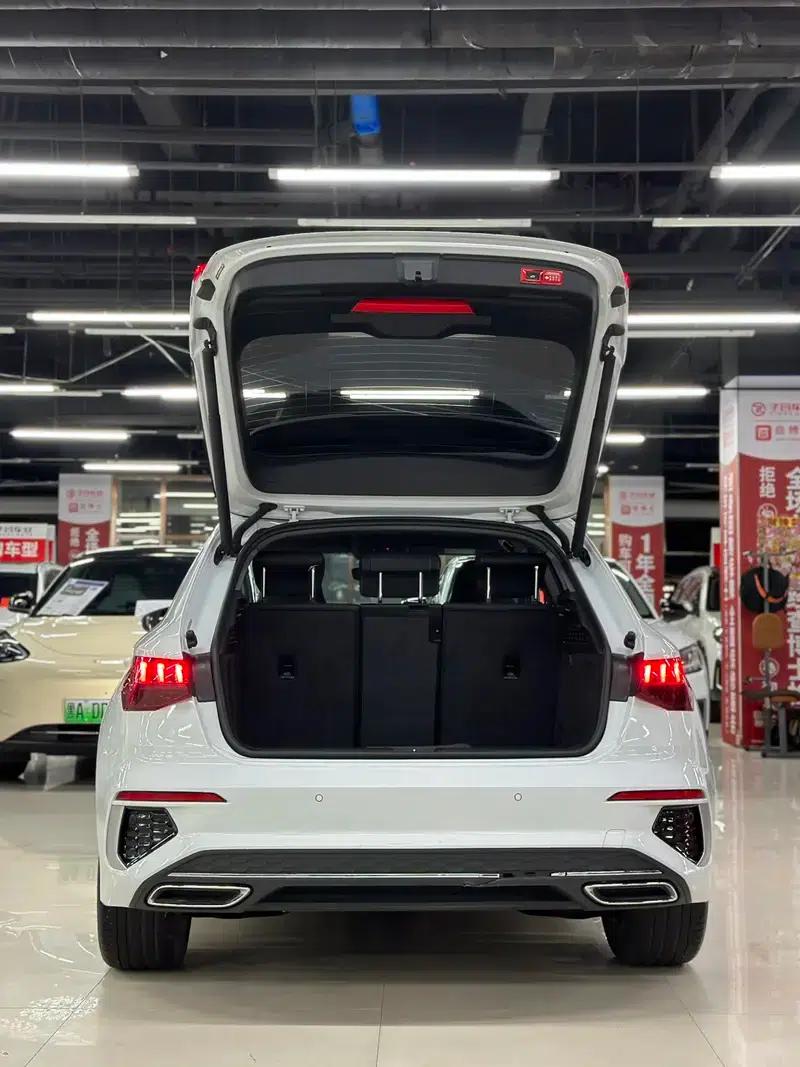 Audi A3 2023 Facelift Sportback 35 TFSI Progressive Sport — миниатюра 11