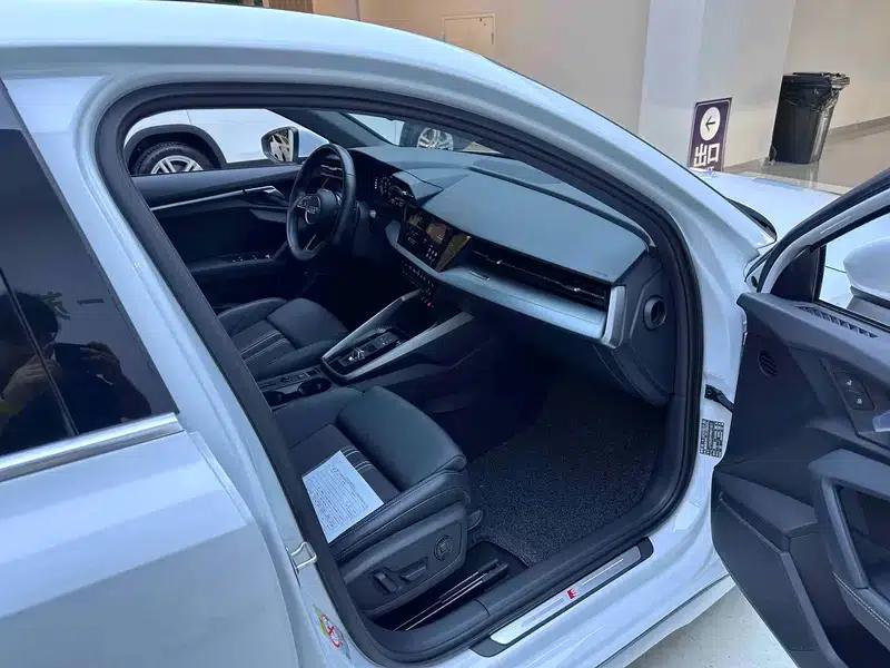 Audi A3 2023 Facelift A3L Limousine 35 TFSI Sporty Edition — миниатюра 13
