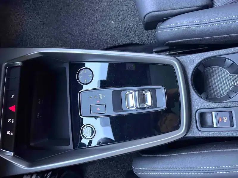 Audi A3 2023 Facelift A3L Limousine 35 TFSI Sporty Edition — миниатюра 17