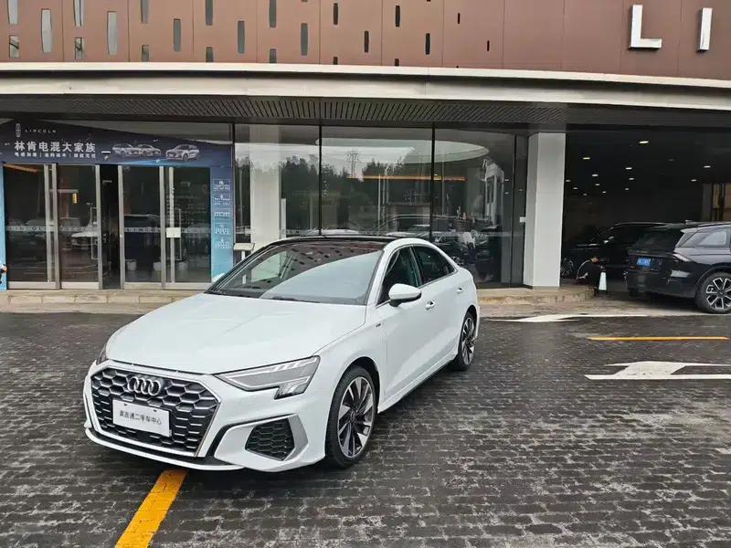 2024 Audi A3 A3L Limousine 35 TFSI Fashion Sport — миниатюра 1