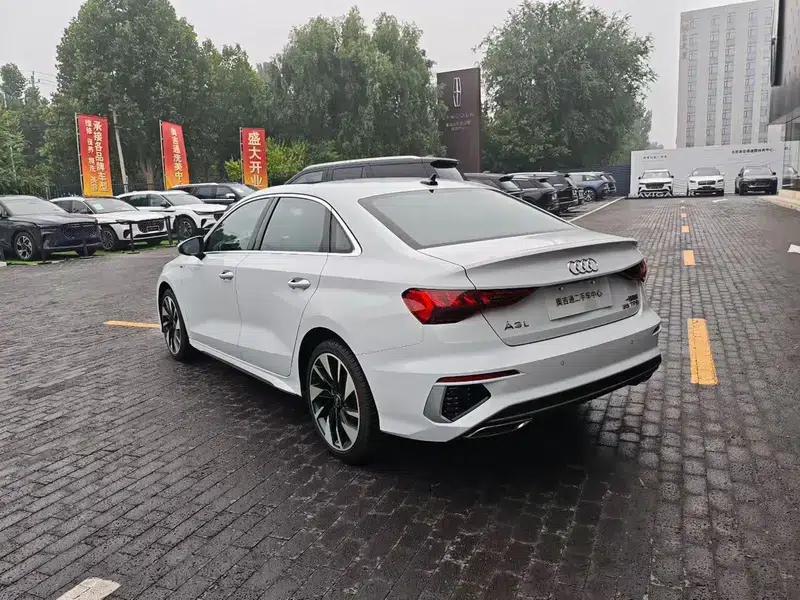 2024 Audi A3 A3L Limousine 35 TFSI Fashion Sport — миниатюра 3