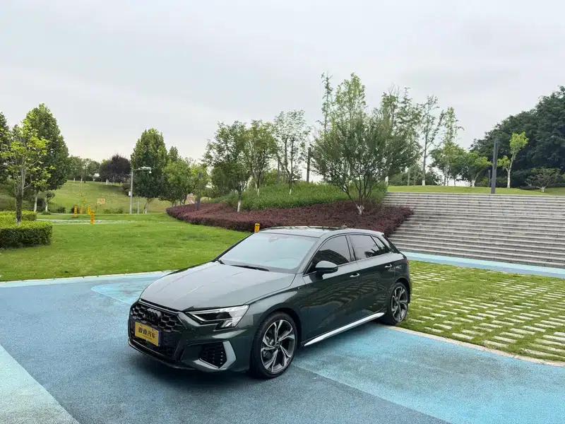Audi A3 2023 Facelift Sportback 35 TFSI Fashion Sporty Model — миниатюра 1