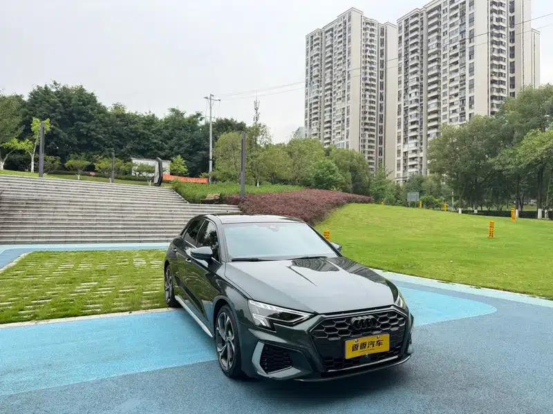 Audi A3 2023 Facelift Sportback 35 TFSI Fashion Sporty Model — миниатюра 3
