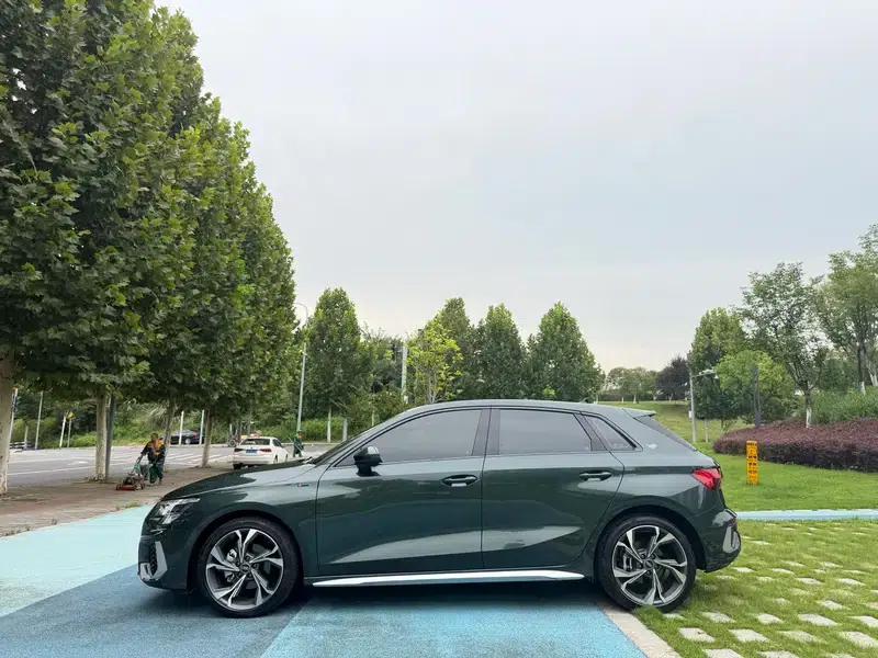 Audi A3 2023 Facelift Sportback 35 TFSI Fashion Sporty Model — миниатюра 4