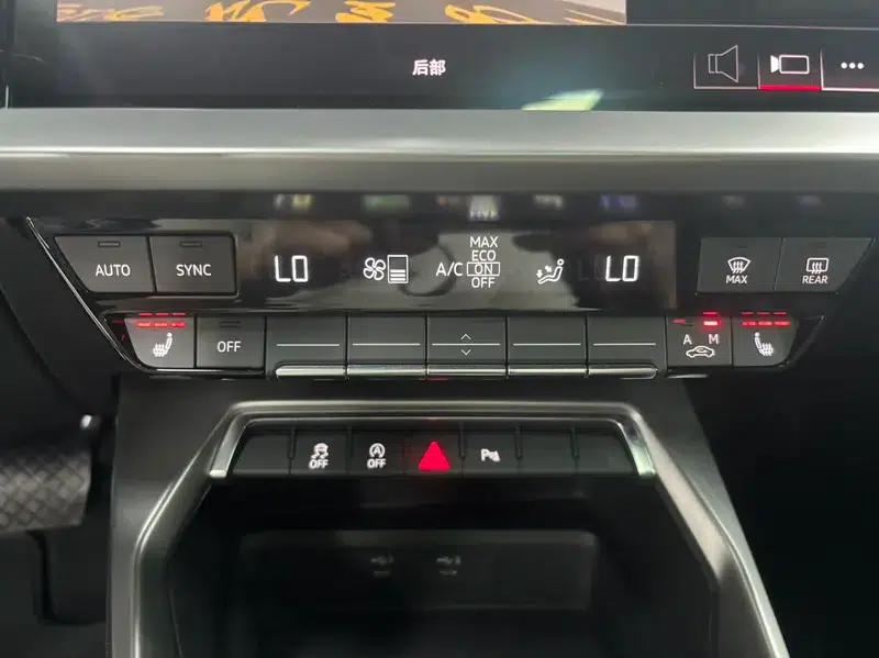 Audi A3 2023 Facelift Sportback 35 TFSI Fashion Sporty Model — миниатюра 11