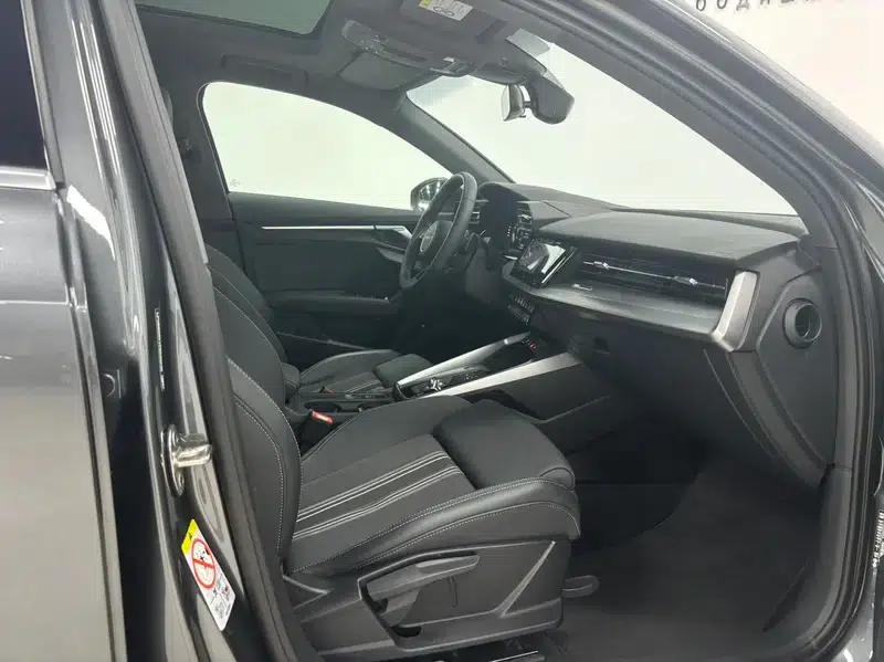 Audi A3 2023 Facelift Sportback 35 TFSI Fashion Sporty Model — миниатюра 8