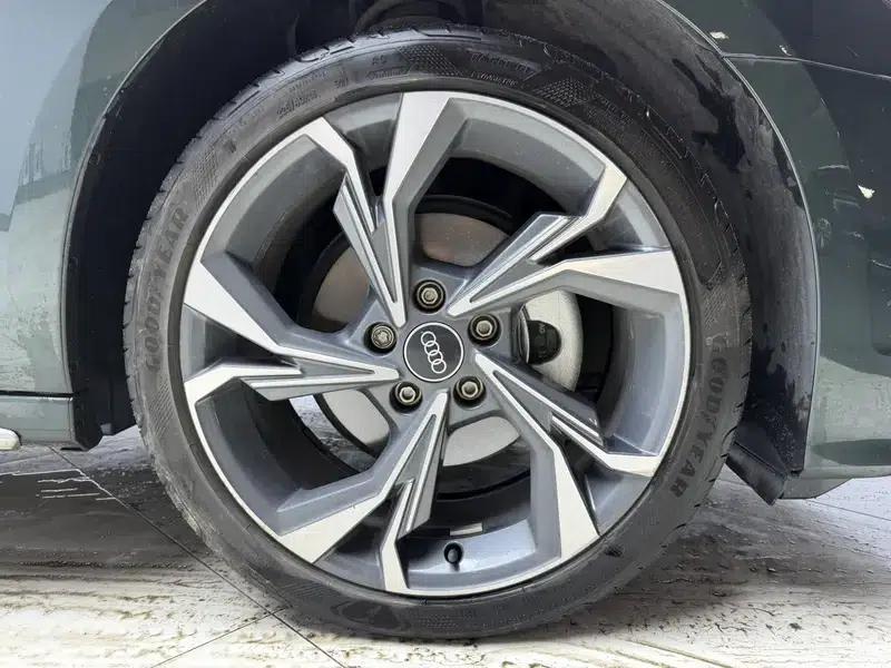 Audi A3 2023 Facelift A3L Limousine 35 TFSI Luxury Sport — миниатюра 7