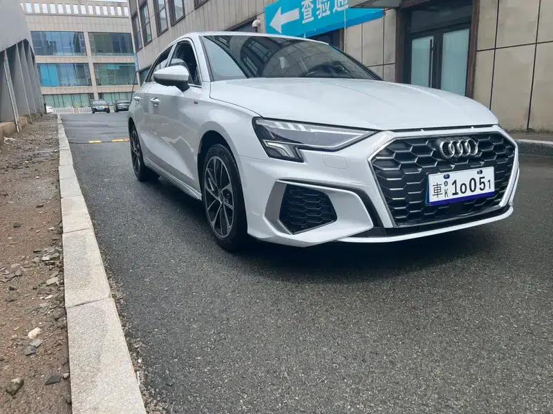 Audi A3 2022 Sportback 35 TFSI Progressive Sport — миниатюра 3