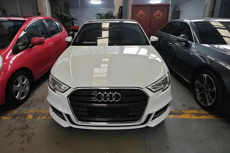 Audi A3 2018 30th Anniversary Edition Sportback 35 TFSI Fashion Model — миниатюра 2