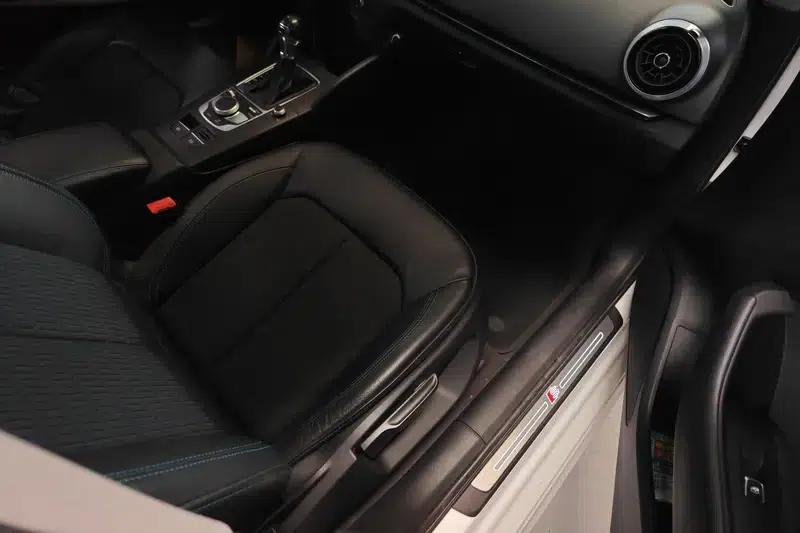 Audi A3 2018 30th Anniversary Edition Sportback 35 TFSI Fashion Model — миниатюра 15