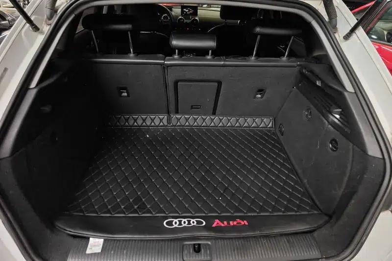 Audi A3 2018 30th Anniversary Edition Sportback 35 TFSI Fashion Model — миниатюра 17