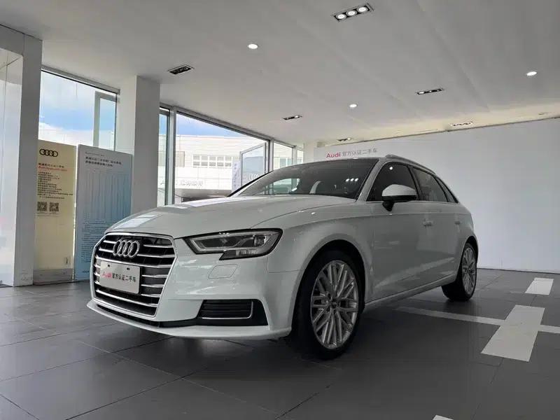 Audi A3 2018 30th Anniversary Edition Sportback 40 TFSI Fashion Model — миниатюра 1