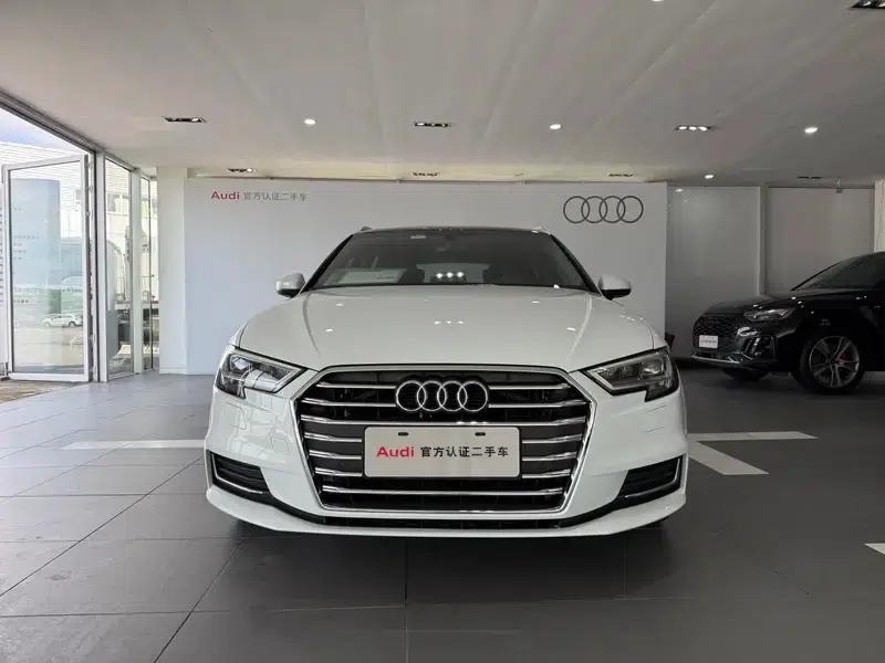 Audi A3 2018 30th Anniversary Edition Sportback 40 TFSI Fashion Model — миниатюра 2