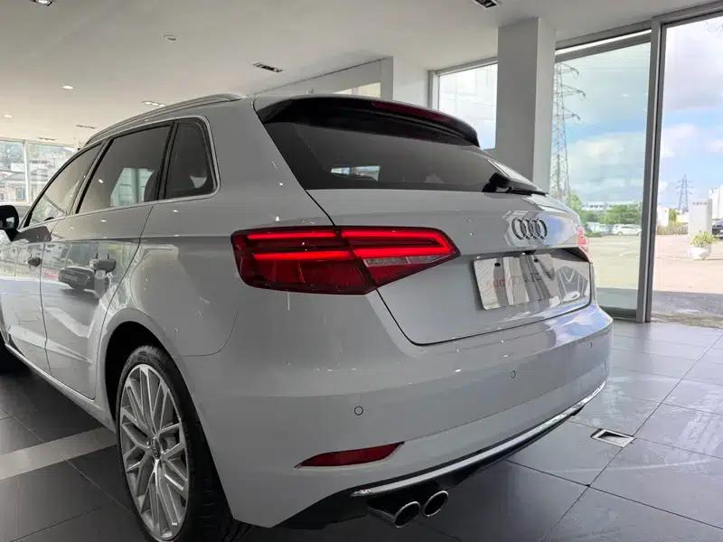 Audi A3 2018 30th Anniversary Edition Sportback 40 TFSI Fashion Model — миниатюра 11