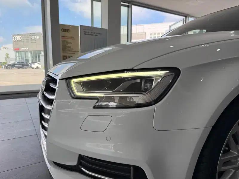 Audi A3 2018 30th Anniversary Edition Sportback 40 TFSI Fashion Model — миниатюра 8