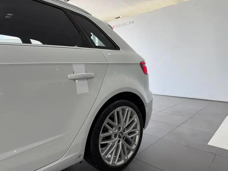 Audi A3 2018 30th Anniversary Edition Sportback 40 TFSI Fashion Model — миниатюра 10