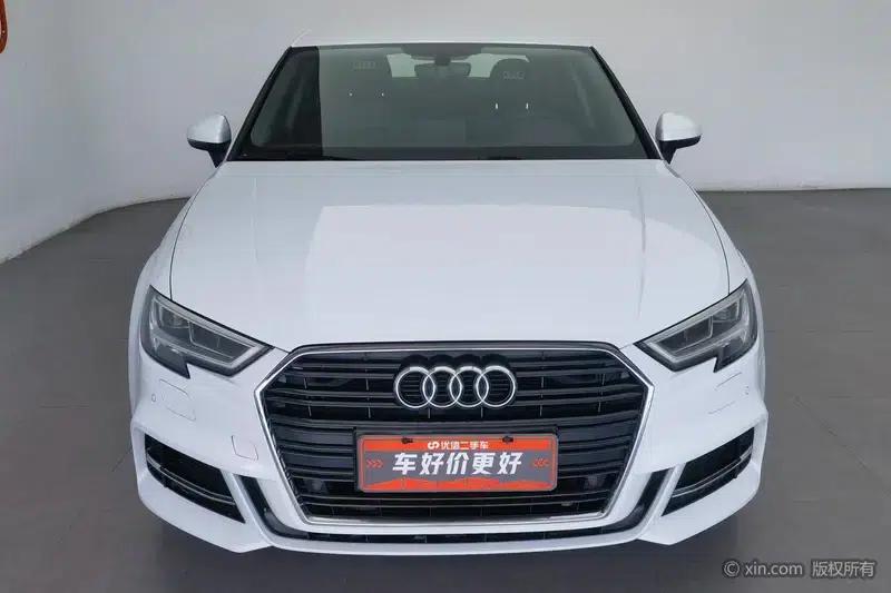 Audi A3 2018 30th Anniversary Edition Limousine 35 TFSI Progressive — миниатюра 2
