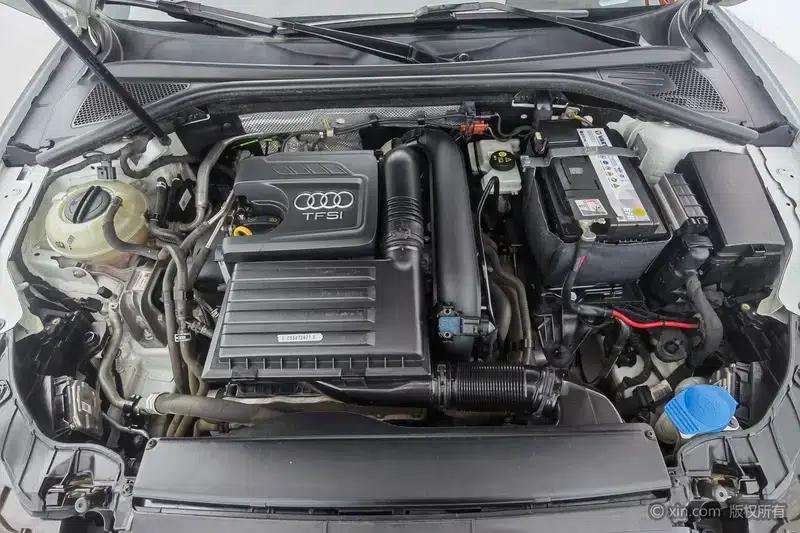 Audi A3 2018 30th Anniversary Edition Limousine 35 TFSI Progressive — миниатюра 5