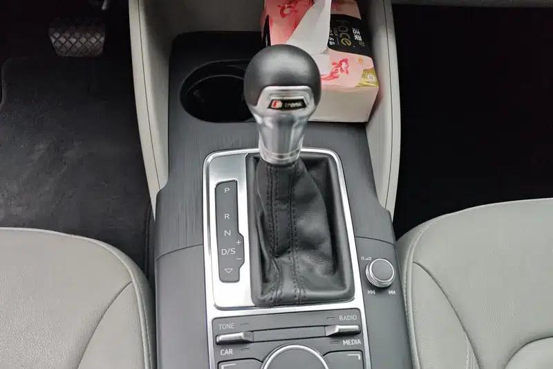 Audi A3 2014 Sportback 35 TFSI Automatic Comfort — миниатюра 15