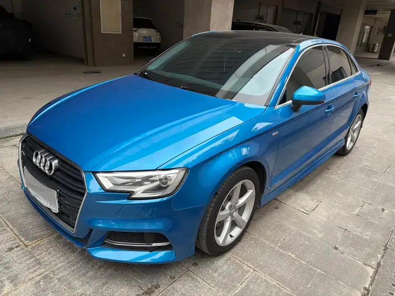 Audi A3 2018 30th Anniversary Edition Limousine 35 TFSI Fashion Model — миниатюра 1