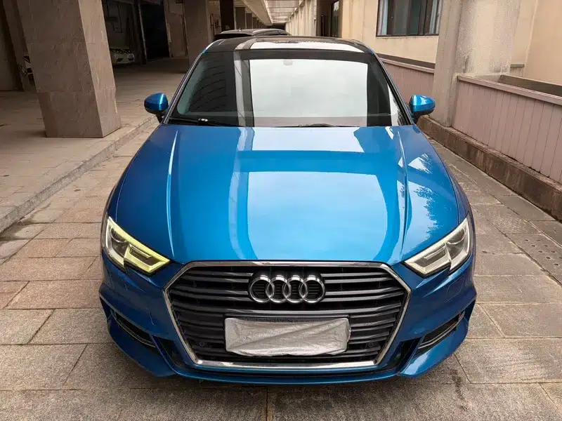 Audi A3 2018 30th Anniversary Edition Limousine 35 TFSI Fashion Model — миниатюра 2