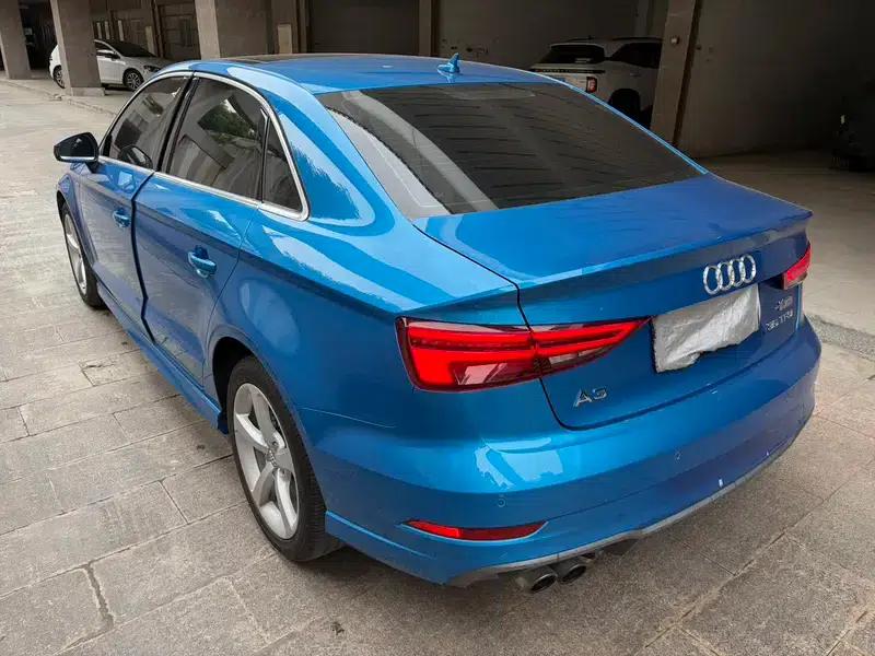 Audi A3 2018 30th Anniversary Edition Limousine 35 TFSI Fashion Model — миниатюра 4