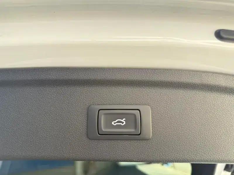 Audi A3 2023 Sportback 35 TFSI Fashion Sport — миниатюра 12