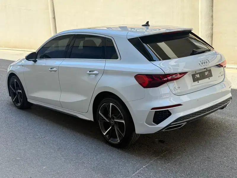 Audi A3 2023 Sportback 35 TFSI Fashion Sport — миниатюра 4