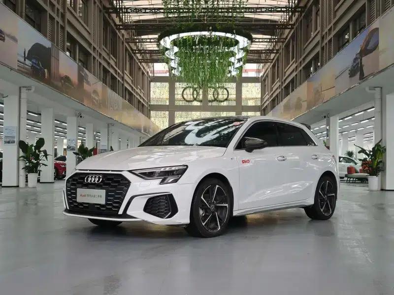 Audi A3 2024 Sportback 35 TFSI RS Package (Sports Edition) — миниатюра 1