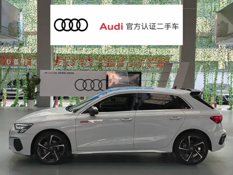 Audi A3 2024 Sportback 35 TFSI RS Package (Sports Edition) — миниатюра 3