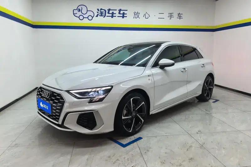 Audi A3 2024 Sportback 35 TFSI Fashion Sport — миниатюра 1