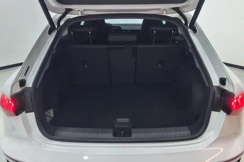 Audi A3 2024 Sportback 35 TFSI Fashion Sport — миниатюра 17