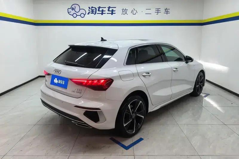 Audi A3 2024 Sportback 35 TFSI Fashion Sport — миниатюра 3