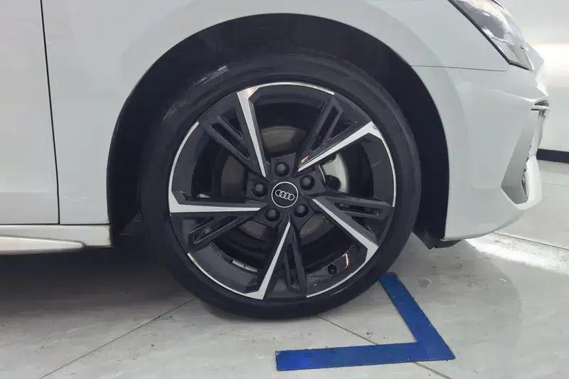 Audi A3 2024 Sportback 35 TFSI Fashion Sport — миниатюра 4