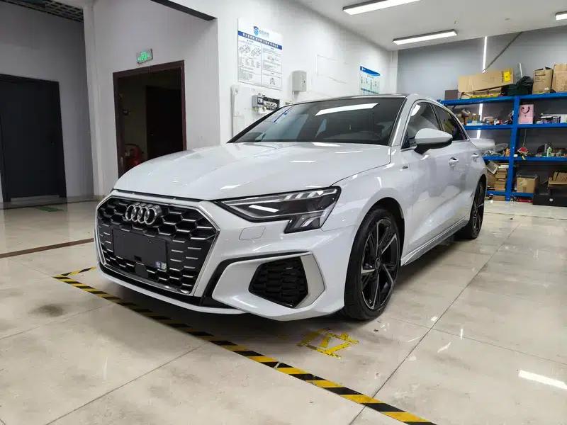 Audi A3 2022 Sportback 35 TFSI Fashion Sport — миниатюра 1