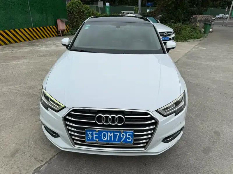 Audi A3 2018 30th Anniversary Edition Limousine 35 TFSI Fashion Model — миниатюра 2