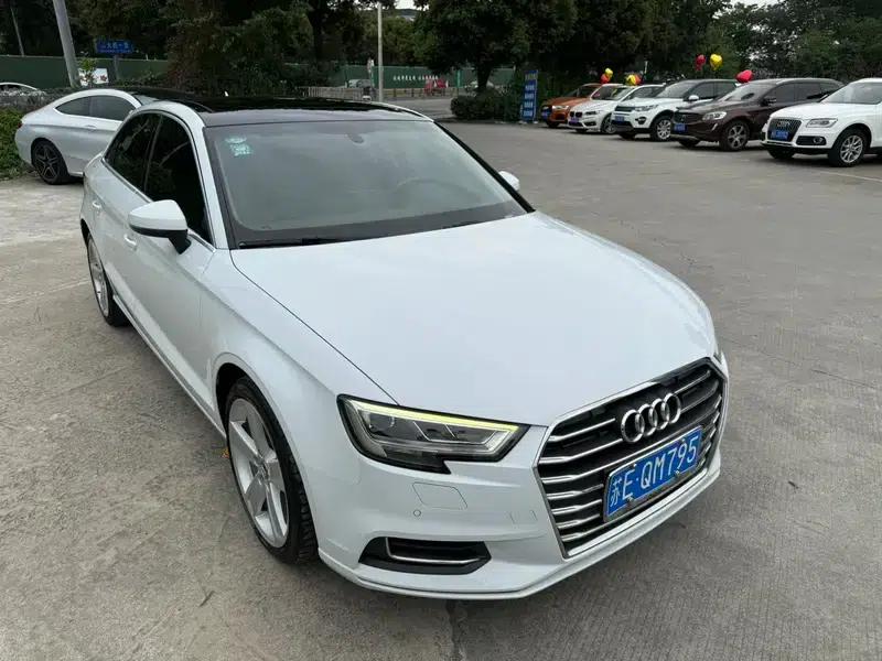 Audi A3 2018 30th Anniversary Edition Limousine 35 TFSI Fashion Model — миниатюра 3